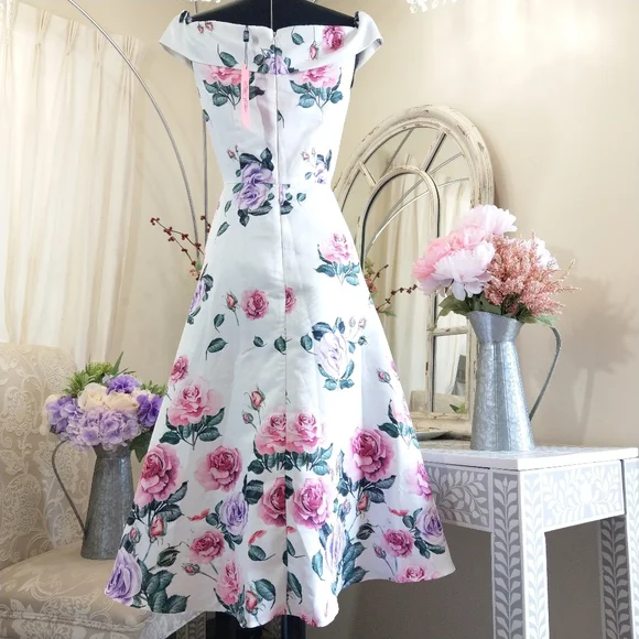 🍒NWT🍒 CHI CHI LONDON WHITE FLORAL HIGH LOW DRESS